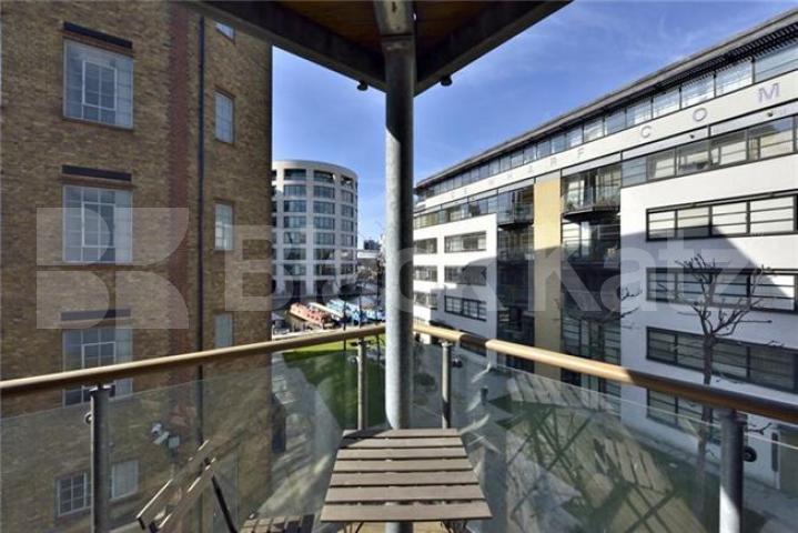 			STUNNING APARTMENT IN A PORTED DEVELOPMENT IN KING'S CROSS, 2 Bedroom, 1 bath, 1 reception Apartment			 Ice Wharf, KINGS CROSS
